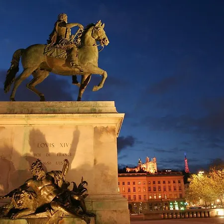 Stars Lyon Eurexpo 2* Bron