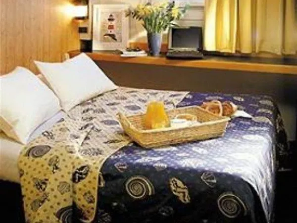Otel Stars Lyon Eurexpo 2*